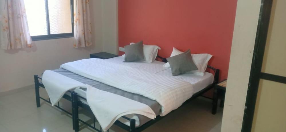 Hotel Rajendra Chinchani Kültér fotó