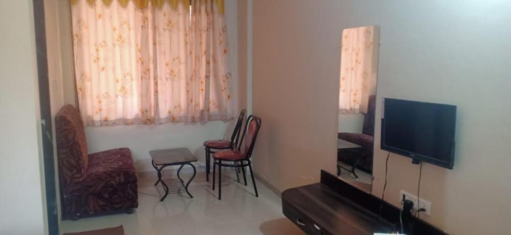 Hotel Rajendra Chinchani Kültér fotó